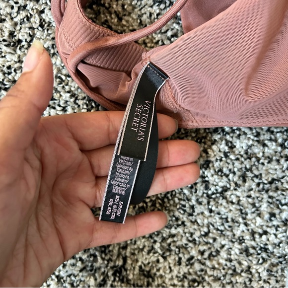 VS Sports Bra - Picture 3 of 3